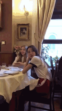 Gowon Yves GIF - Gowon Yves Loona GIFs