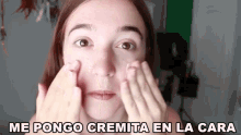Me Pongo Cremita En La Cara Sunblock GIF - Me Pongo Cremita En La Cara Sunblock Esther Youtube GIFs