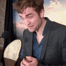 Robert Pattinson Help GIF - Robert Pattinson Pattinson Help GIFs