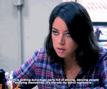 parks and rec april ludgate prom is nothing but a huge party full of smiling dancing people enjoying themselves