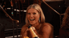 Gwyneth Paltrow Laugh GIF - Gwyneth Paltrow Laugh GIFs