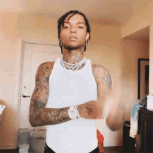 pointing upwards swae lee its up there at the top xset pointing upwards swae lee its up there at the top xset