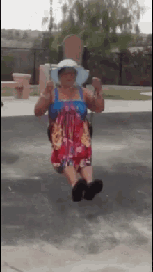Old Lady Swing Swinging GIF - Old Lady Swing Swinging Old GIFs