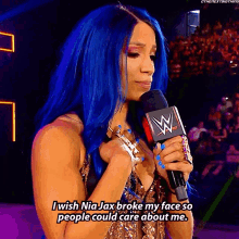 sasha banks i wish nia jax broke my face so people could care about me