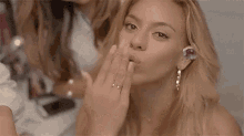 Kiss Beyonce GIF - Kiss Beyonce Buenos Dias GIFs