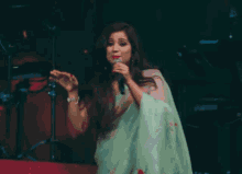 Singing Shreyaghoshal GIF - Singing Shreyaghoshal Concert GIFs