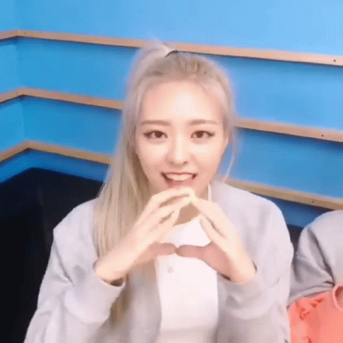 Itzy Heart GIF - Itzy Heart Bite - Discover & Share GIFs