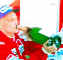 Nikilauda Drinking GIF - Nikilauda Drinking Champagne GIFs