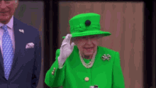 Queen Elizabeth GIF - Queen Elizabeth Elizabeth Ii Salute GIFs