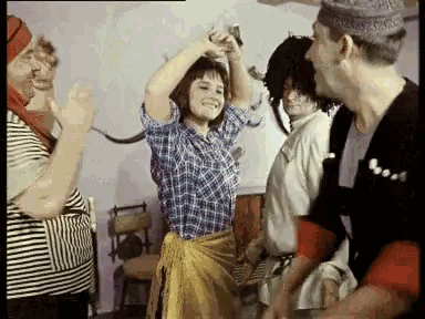 кавказскаяпленница танцы ура нанана GIF - Tancy Hooray - Discover &amp; Share  GIFs