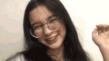 gwen tumatawa