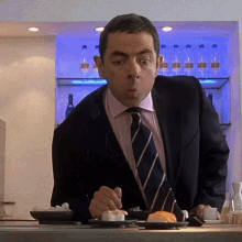 Johnny English Rowan Atkinson GIF - Johnny English Rowan Atkinson Secret Agent GIFs
