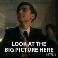 Look At The Big Picture Here Five GIF - Look At The Big Picture Here Five Aidan Gallagher GIFs