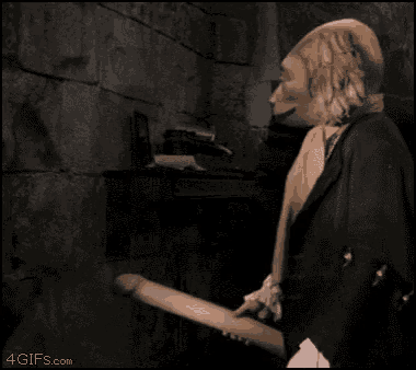 marquis-pushing.gif