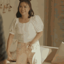 tertawa waode cinta tanpa tapi song tersenyum bahagia
