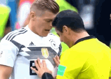 move back world cup2018 kroos ref push