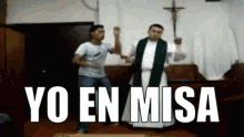 bailando sacerdote misa iglesia