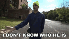 I Dont Know Who He Is Darius Dobre GIF - I Dont Know Who He Is Darius Dobre Dobre Bros GIFs