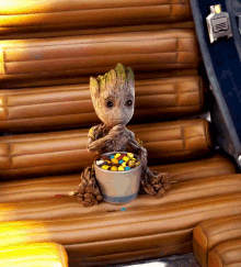 Groot Comiendo Dulces GIF - Groot Bebe Comiendo GIFs