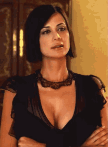 catherine-bell-cleavage.gif