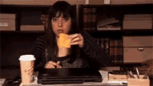 Parks And Rec April Ludgate GIF - Parks And Rec April Ludgate Help GIFs