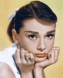 Audrey Hepburn Middle Finger GIF - Audrey Hepburn Middle Finger Audrey GIFs