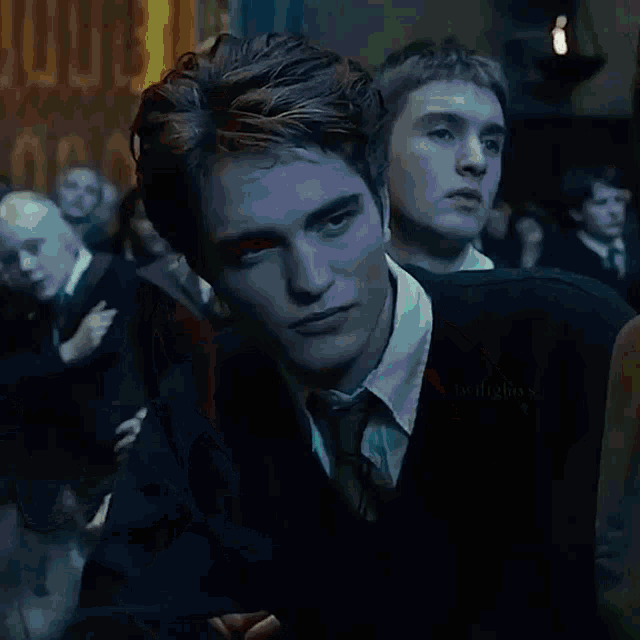 Robert Pattinson Twilight Gif Robert Pattinson Twilight Harry Potter Discover Share Gifs