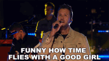 Funny How Time Flies Wih A Good Girl Luke Bryan GIF - Funny How Time Flies Wih A Good Girl Luke Bryan Cmt Awards GIFs