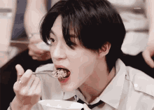 Lee Jeno Eating GIF - Lee Jeno Eating GIFs