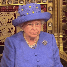 Queen Elizabeth Queen GIF - Queen Elizabeth Queen Queen Of England GIFs