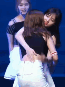 Minayeon Minayeon Hug GIF - Minayeon Minayeon Hug Mina Hug GIFs