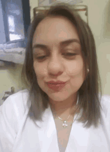 Selfie Kisses GIF - Selfie Kisses Duck Face GIFs
