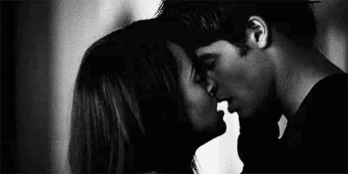 passion-kiss.gif