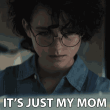 Its Just Mom Phoebe GIF - Its Just Mom Phoebe Mckenna Grace GIFs