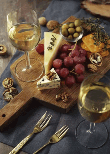 Cheese Wine GIF - Cheese Wine Lunch GIFs