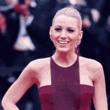 hiee blake lively wave smile