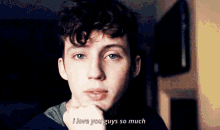 troye sivan i love you guys so much blow kiss