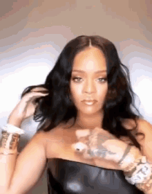 Rihanna Dancing GIF - Rihanna Dancing Arrumando GIFs