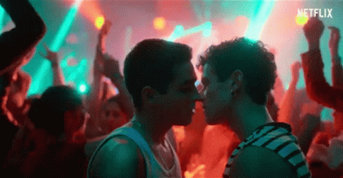 Kissing Party GIF - Kissing Party Dance Floor - Descubre & Comparte GIFs