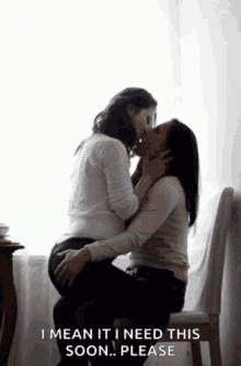 Lesbian Lesbian Kiss GIF - Lesbian Lesbian Kiss Romance GIFs