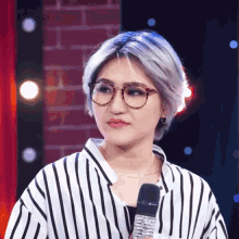 vickynhung laughing lmao lol