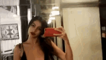 Neyla Rivera Mirror GIF - Neyla Rivera Mirror Selfie GIFs