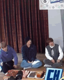Hobi Shocked Namjoon Disbelief GIF - Hobi Shocked Namjoon Disbelief Jungkook Hands On Head GIFs