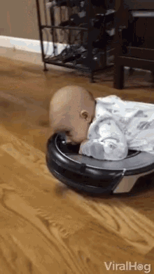 Vacuum Cleaner Silly Baby GIF - Vacuum Cleaner Silly Baby Auto Cleaner GIFs