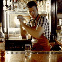 Bartender Shake GIF - Bartender Shake Liquor GIFs