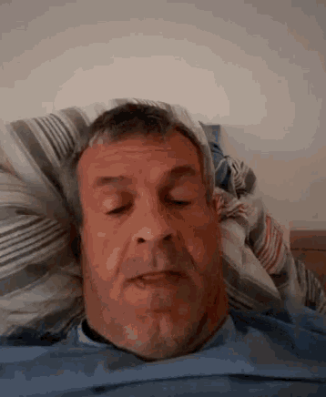  Man Selfie GIF - Man Selfie Look - Discover & Share GIFs