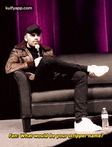 Fan: What Would Be Your Stripper Name?.Gif GIF - Fan: What Would Be Your Stripper Name? Lol Hindi GIFs