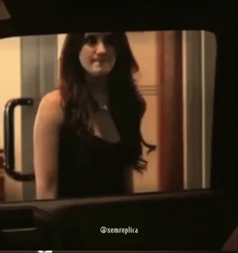 dulce-maria-dando-dedo.gif