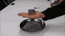 магнит и шарики GIF - Magnet Metal Balls GIFs