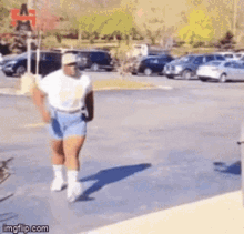 The Way You Walk To Work If Your Job Is Getting Spun All Day GIF - The Way You Walk To Work If Your Job Is Getting Spun All Day Walking GIFs
